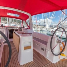 Beneteau Oceanis 38