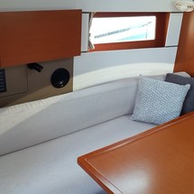 Beneteau Oceanis 38