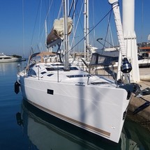 Beneteau Oceanis 38