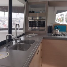 Fountaine Pajot Lucia 40