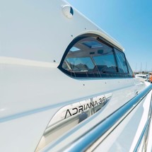 Adriana 36