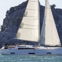 Dufour 390
