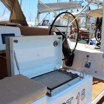 Dufour 390