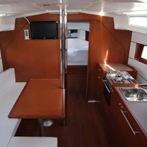 Beneteau Oceanis 38