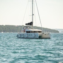 Lagoon 39
