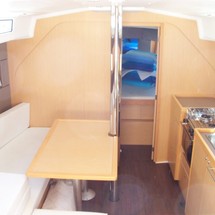 Beneteau Oceanis 38