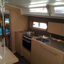 Beneteau Oceanis 38