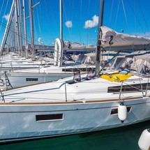 Beneteau Oceanis 38