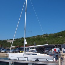Dufour 360