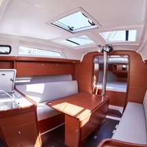 Dufour 360