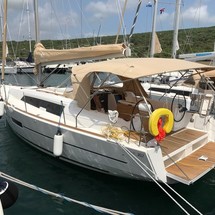 Dufour 382