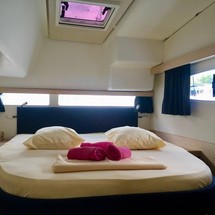 Fountaine Pajot Lucia 40
