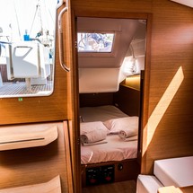 Dufour 390