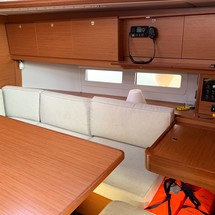 Dufour 390