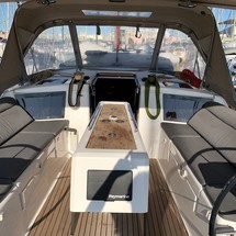 Dufour 390