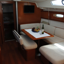 Beneteau Oceanis 43