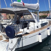 Beneteau Oceanis 38