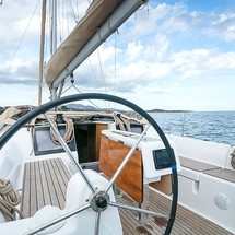 Dufour 350