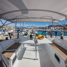 Beneteau Oceanis 38