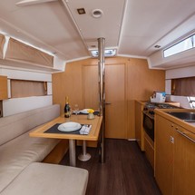 Beneteau Oceanis 38
