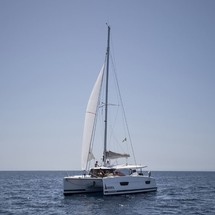 Fountaine Pajot Lucia 40