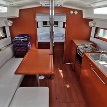 Beneteau Oceanis 38