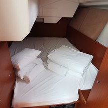 Beneteau Oceanis 38