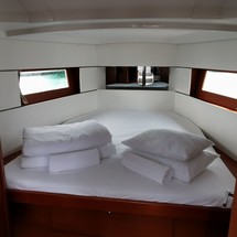 Beneteau Oceanis 38