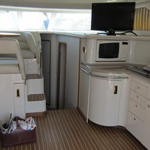 Sea ray 400 sedan bridge