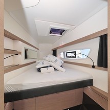 Fountaine Pajot Lucia 40