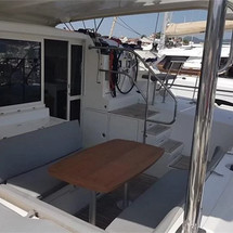 Lagoon 421