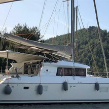 Lagoon 421
