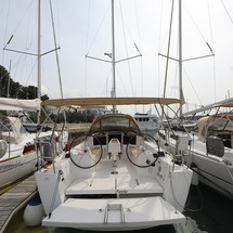 Dufour 350
