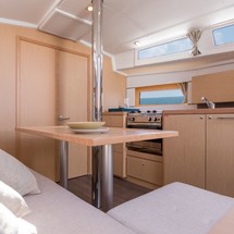 Beneteau Oceanis 38