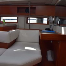 Beneteau Oceanis 51.1