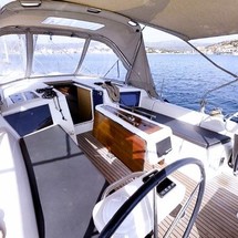 Dufour 360