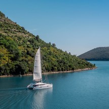 Lagoon 560