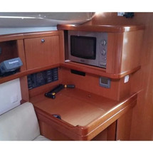 Beneteau Oceanis 37