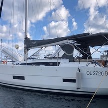 Dufour 390