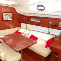Beneteau Oceanis 43