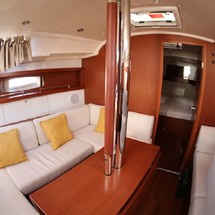 Beneteau Oceanis 37