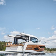 Sealine C390