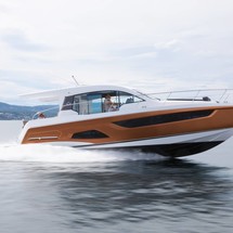 Sealine C390