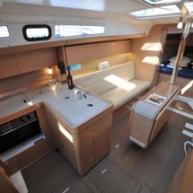 Dufour 350