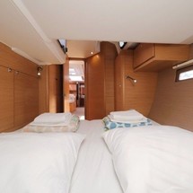Dufour 560