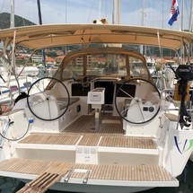 Dufour 382