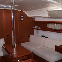 Beneteau Oceanis 37