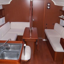 Beneteau Oceanis 37