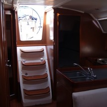 Beneteau Oceanis 37