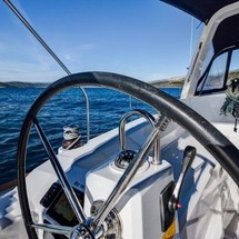Beneteau Oceanis 38